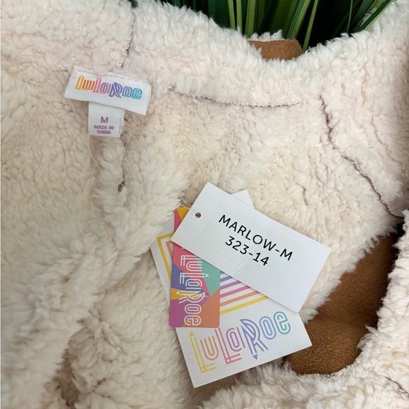 LuLaRoe Marlowe Vest - Picture 6 of 8